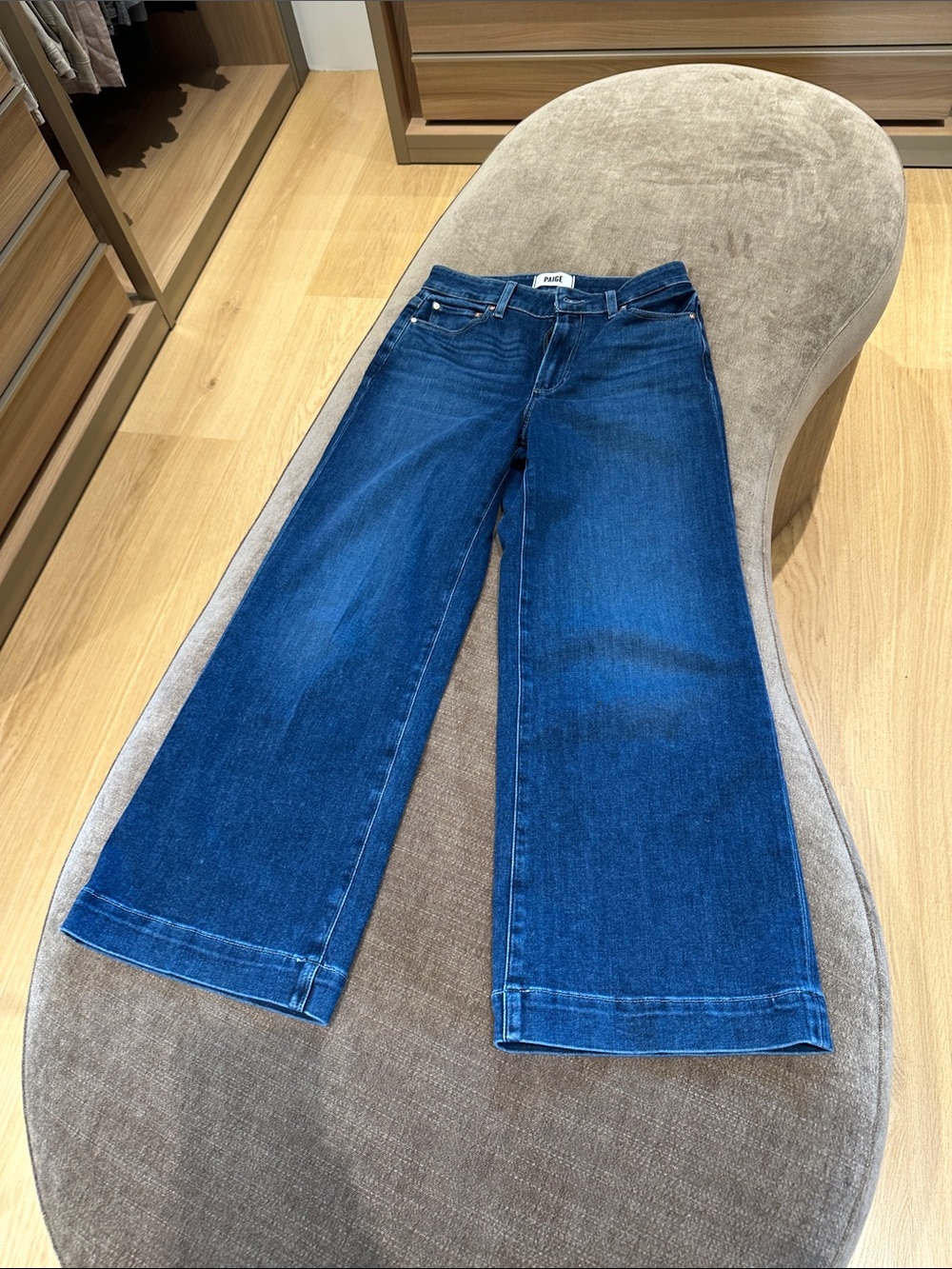 PAIGE Wide-Leg Deep Indigo Jeans Anessa Kindred 26 Like New (crop fitting)